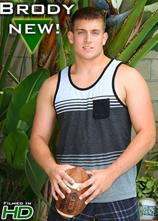 Island-Studs-Brody-21-year-old-college-football-player-muscle-butt-athletic-thighs-naked-hard-dick-002-male-tube-red-tube-gallery-photo